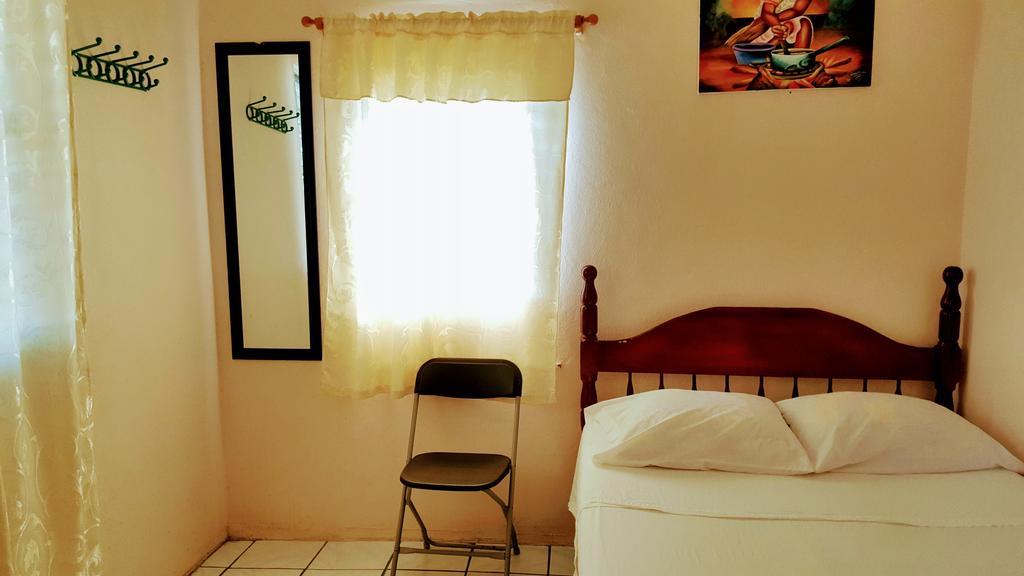 Sea Breeze Guest House Belize City Eksteriør bilde