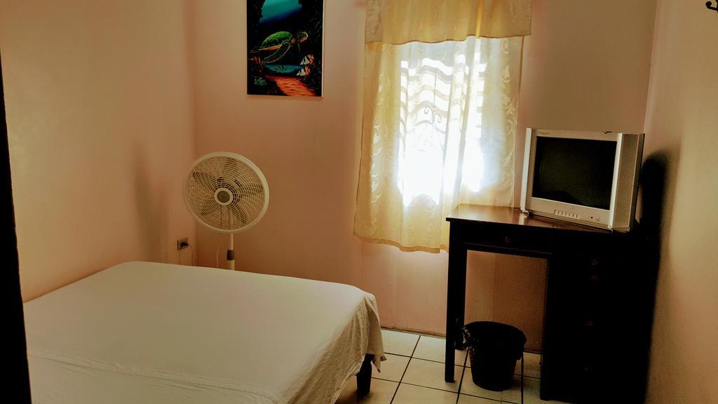 Sea Breeze Guest House Belize City Eksteriør bilde