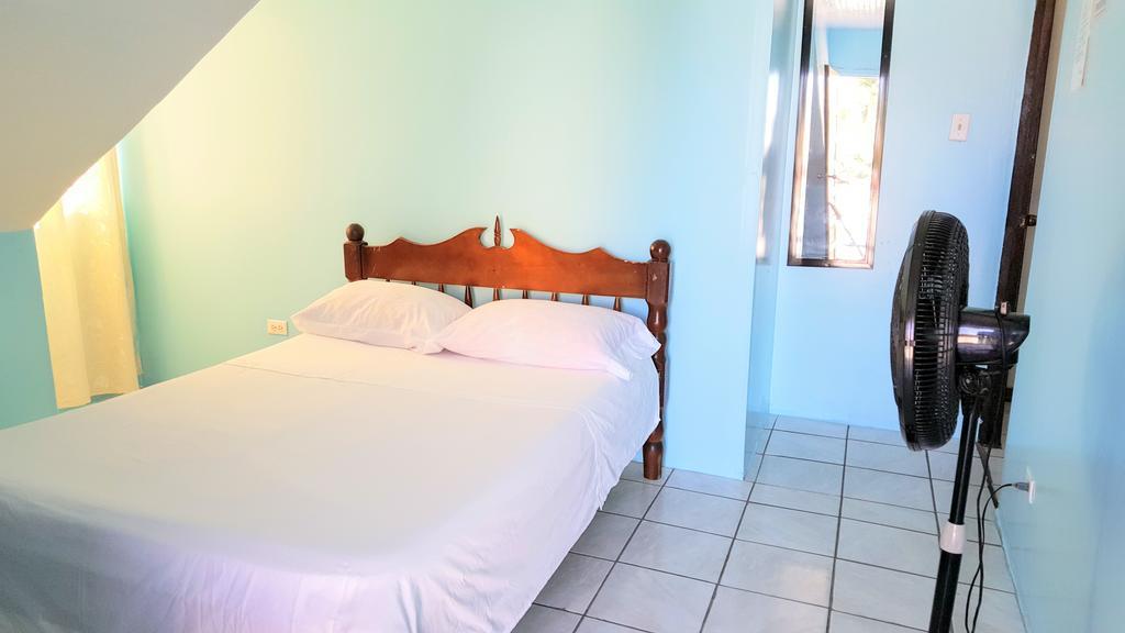 Sea Breeze Guest House Belize City Eksteriør bilde